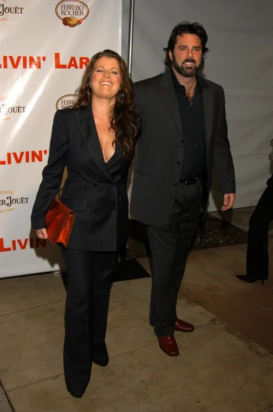 Yasmine Bleeth y su esposo Paul Cerrito — Foto de Stock