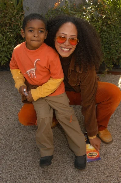 Cree Summer and son Miles — Stock Photo, Image