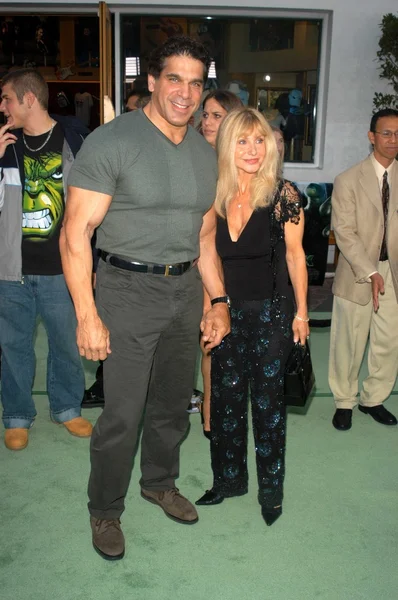 Lou Ferrigno e esposa Carla — Fotografia de Stock