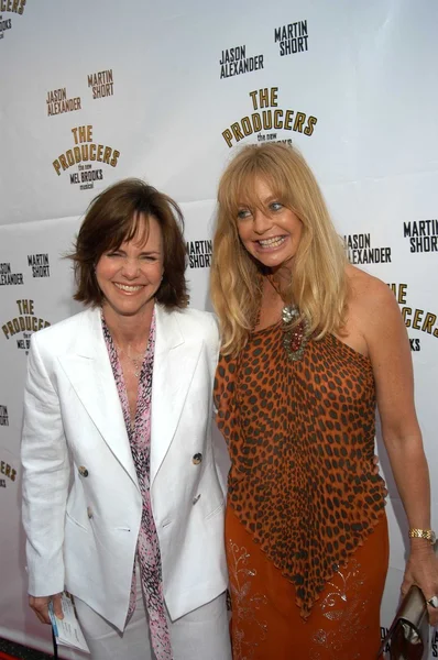 Sally Field and Goldie Hawn — Stock Photo, Image