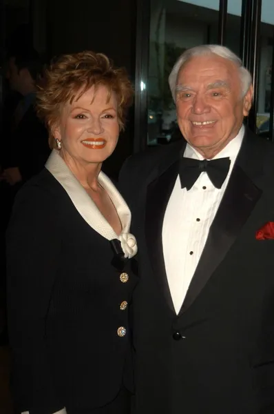 Ernest borgnine en vrouw tova — Stockfoto