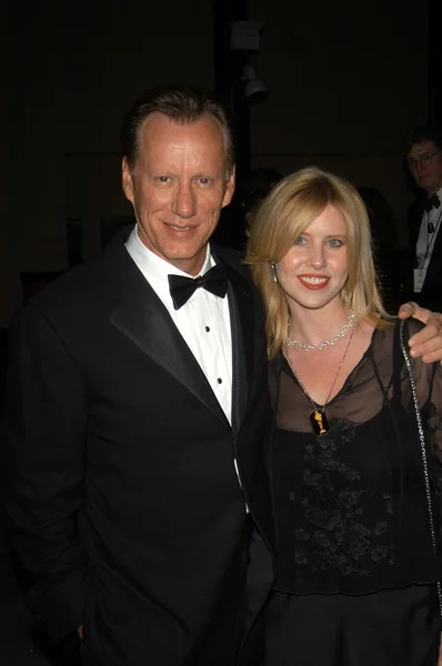 James Woods and date Dawn Denoon — Stok fotoğraf