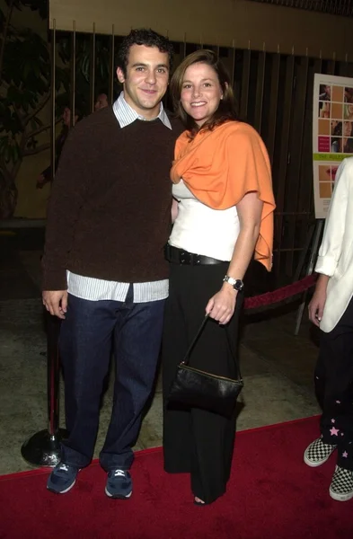 Fred Savage e moglie — Foto Stock