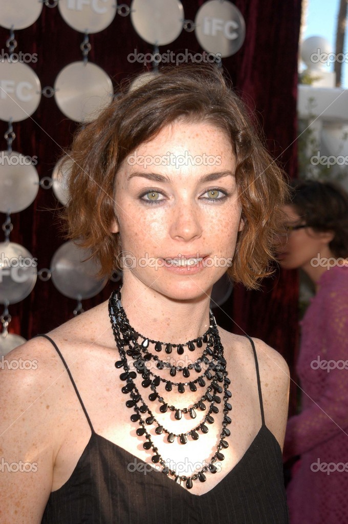 Julianne Nicholson – Stock Editorial Photo © s_bukley #17748327