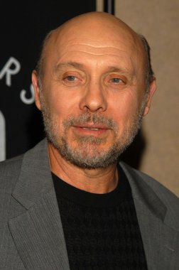Hector Elizondo