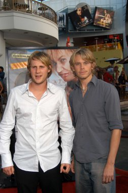 Derek richardson ve eric christian olsen