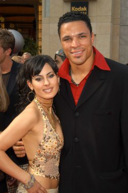 Tony gonzalez ve kerri karabag