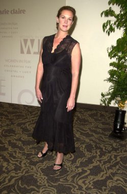 Elizabeth Perkins