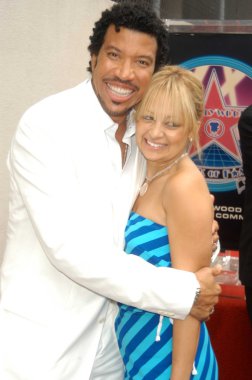 Lionel richie ve kızı nicole richie