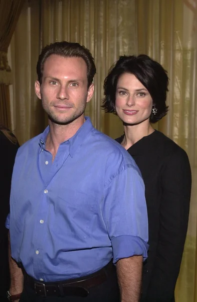 Christian slater en vrouw ryan haddon — Stockfoto