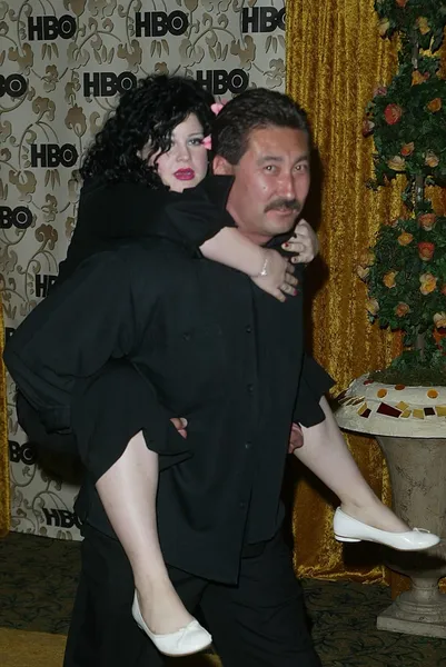 Kelly Osbourne și bodyguard — Fotografie, imagine de stoc