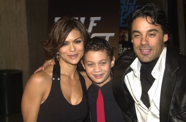 Nia Peeples, husband Lauro Chartrand and son — Stock Photo, Image