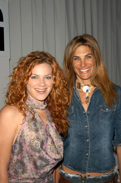 Nikka Costa e Hilary Shepard — Foto Stock