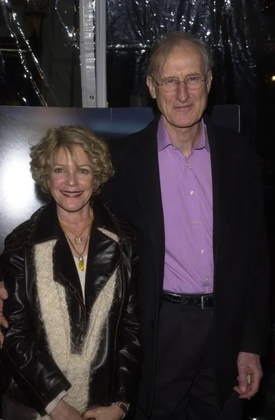 James Cromwell and wife Julie — Stock Photo, Image