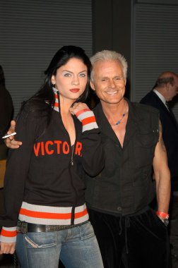 Jodi Lyn O'Keefe ve Michael Des Barres