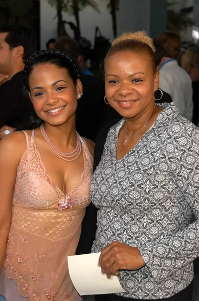 Christina Milian e mãe Carmen — Fotografia de Stock