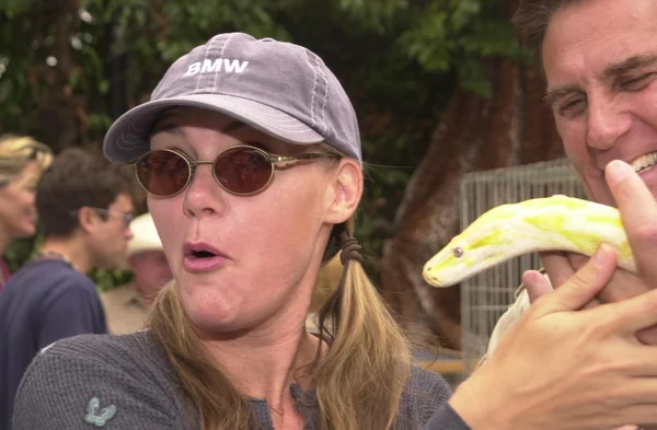 Dedee Pfeiffer y "Banana" la serpiente — Foto de Stock