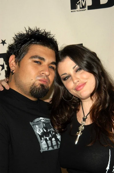 Dave Buckner and fiance Mia Tyler — Stock Photo, Image