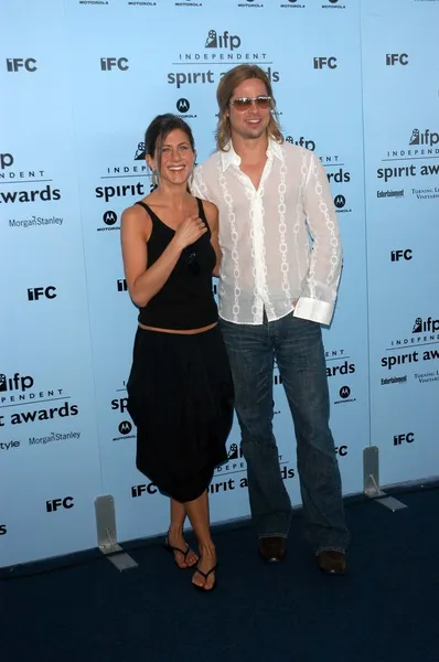 Jennifer Aniston and Brad Pitt — Stock Photo, Image