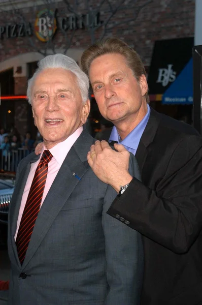 Kirk Douglas and Michael Douglas — Stock Photo, Image