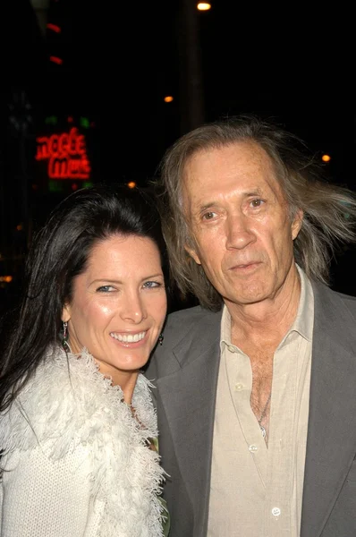 David Carradine y Annie Bierman — Foto de Stock