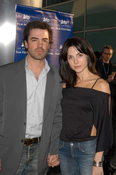 Ron livingston und ehefrau — Stockfoto