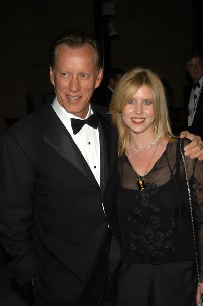 James Woods and date Dawn Denoon — Stock Photo, Image