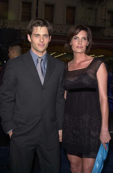 James Marsden e la moglie Lisa — Foto Stock