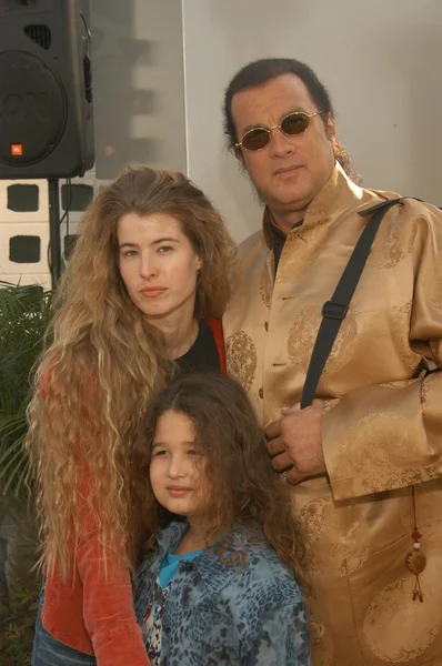 Steve Seagal and family — Stock Photo, Image