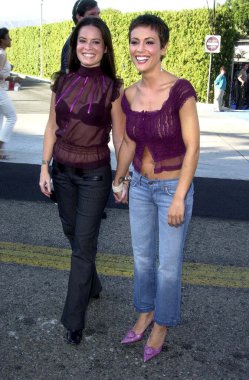 Holly marie combs ve alyssa milano