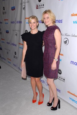 Reese Witherspoon, Elizabeth Banks