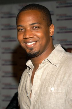 j. Ağustos richards