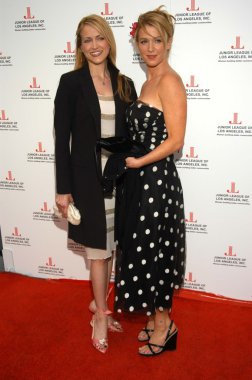 Lori heuring ve poppy montgomery