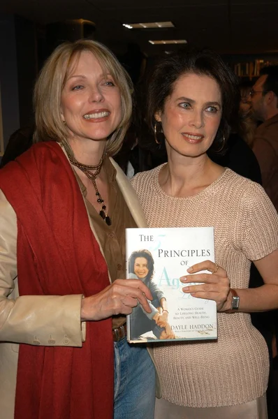 Susan Blakely and Dayle Haddon — Stock Photo, Image