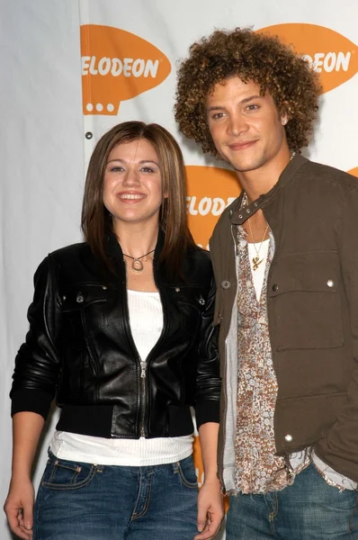 Kelly Clarkson y Justin Guarini — Foto de Stock