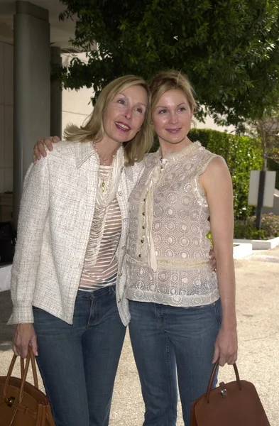 Kelly Rutherford and mother Ann Edwards — Stock Photo, Image