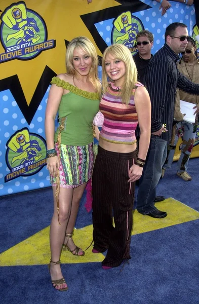 Hayley and Hilary Duff — Stock Photo, Image