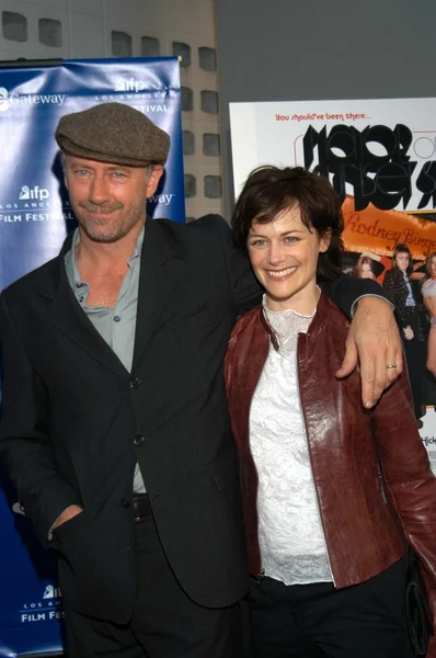 Xander berkeley und sarah clarke — Stockfoto