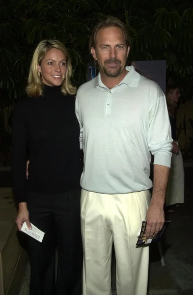 Kevin Costner e Mulher Christine — Fotografia de Stock