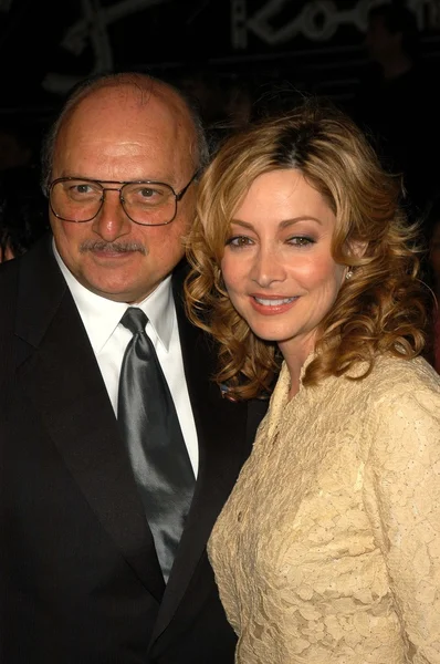 Dennis Franz and Sharon Lawrence — Stock Photo, Image
