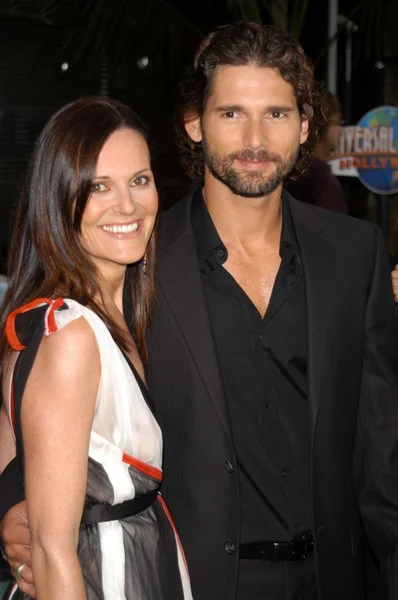 Eric bana och fru rebecca — Stockfoto