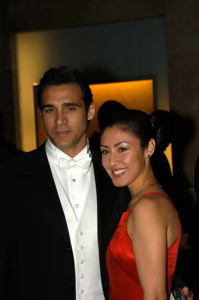 Adrian Paul and date Alexandra — Stock Photo, Image