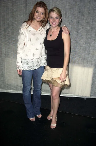 Alyson hannigan i melissa joan hart — Zdjęcie stockowe