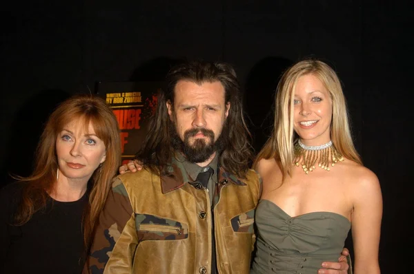 Cassandra peterson, rob zombie und sheri moon — Stockfoto