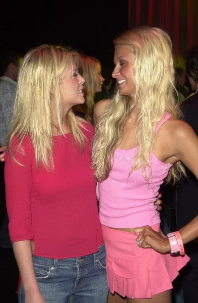 Tara Reid y Paris Hilton —  Fotos de Stock