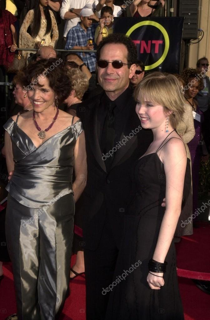 Brooke Adams, Tony Shalhoub and daughter – Stock Editorial Photo © s