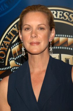 Elizabeth Perkins