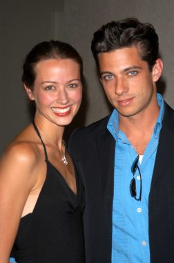 Amy acker ve james carpinello