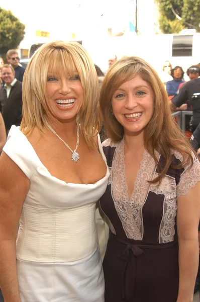 Suzanne Somers et Staci Keanan — Photo