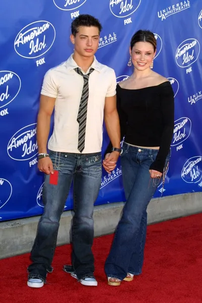 Andrew lawrence ve ashley schneider